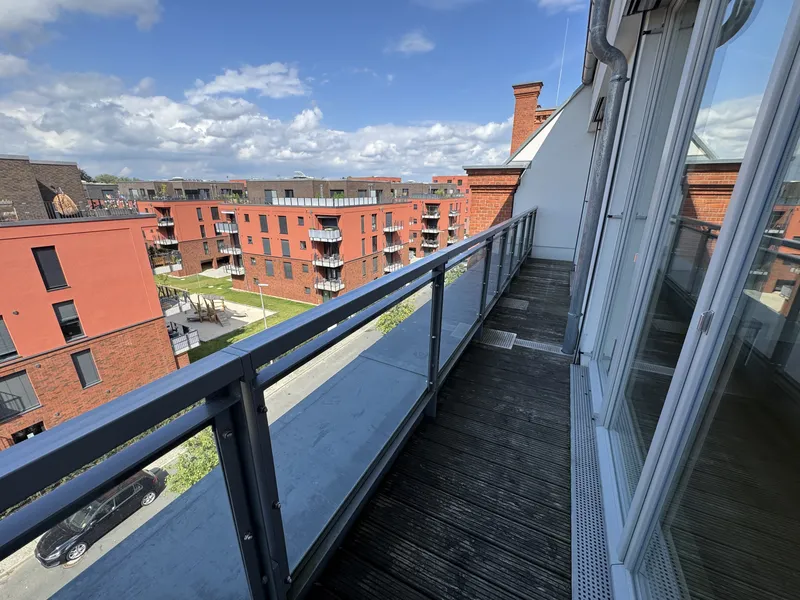 Hochwertige 2-Zimmer-Dachgeschosswohnung mit Terrasse & Spreeblick — photo 1